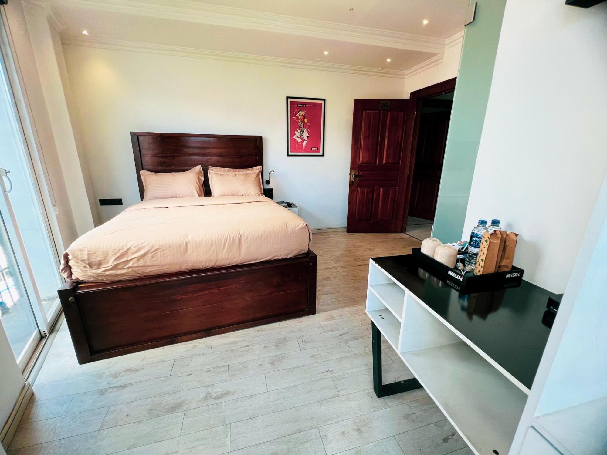 Bed Station 210 Hotel Kandy Ngoại thất bức ảnh