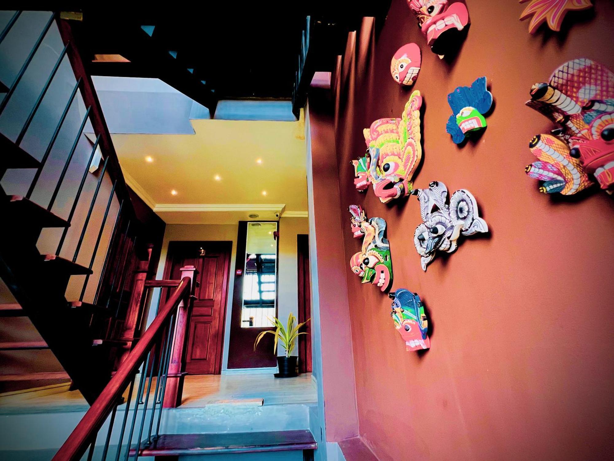 Bed Station 210 Hotel Kandy Ngoại thất bức ảnh
