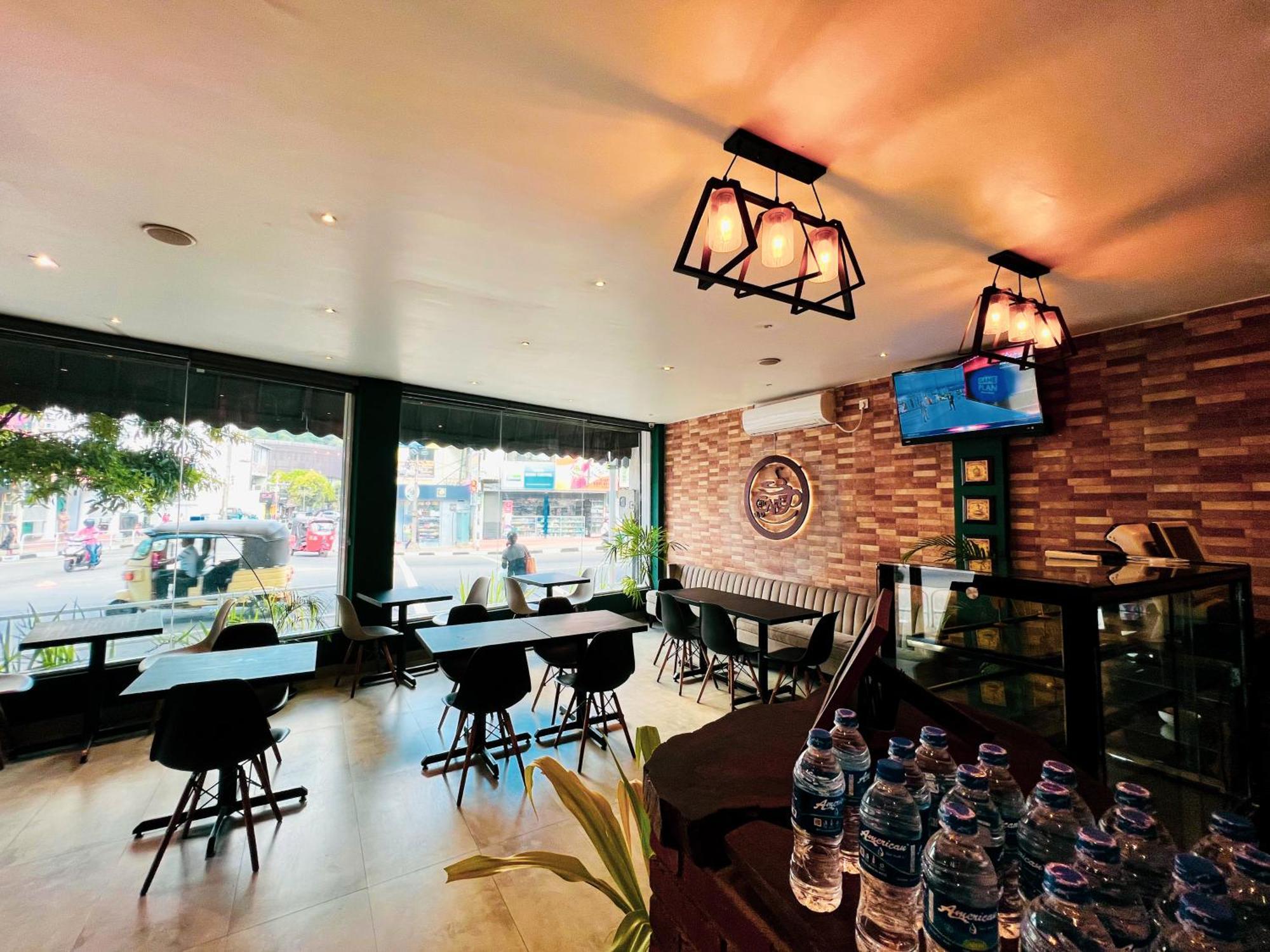 Bed Station 210 Hotel Kandy Ngoại thất bức ảnh
