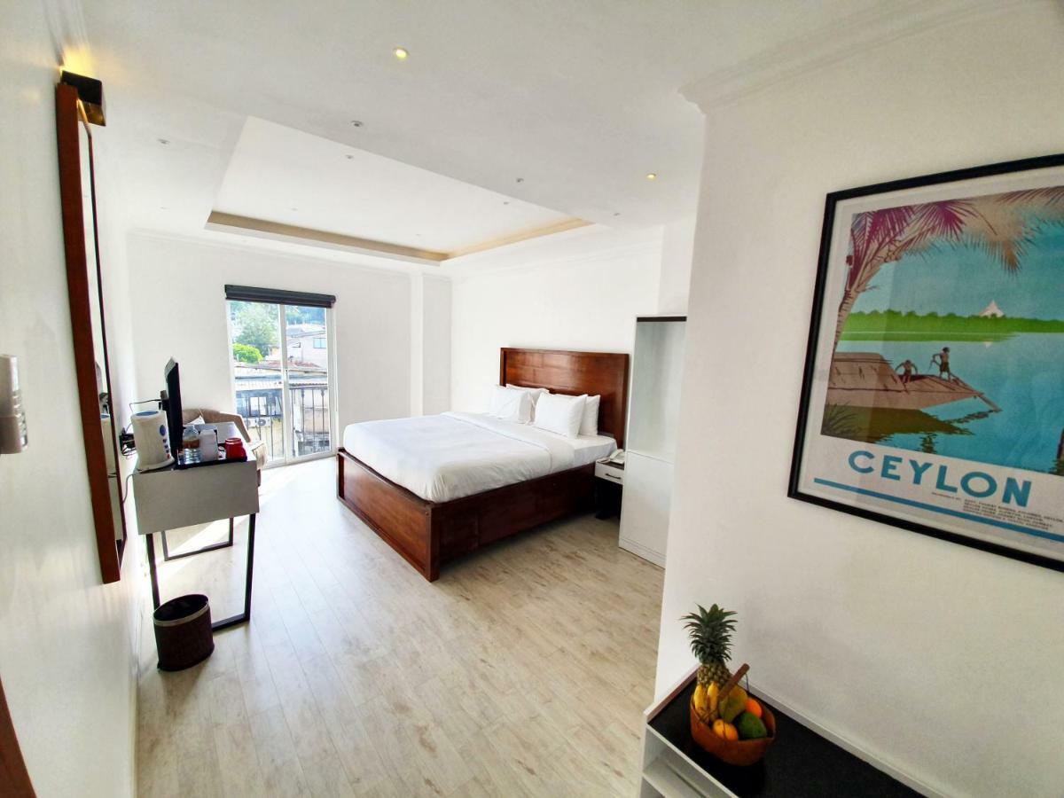 Bed Station 210 Hotel Kandy Ngoại thất bức ảnh