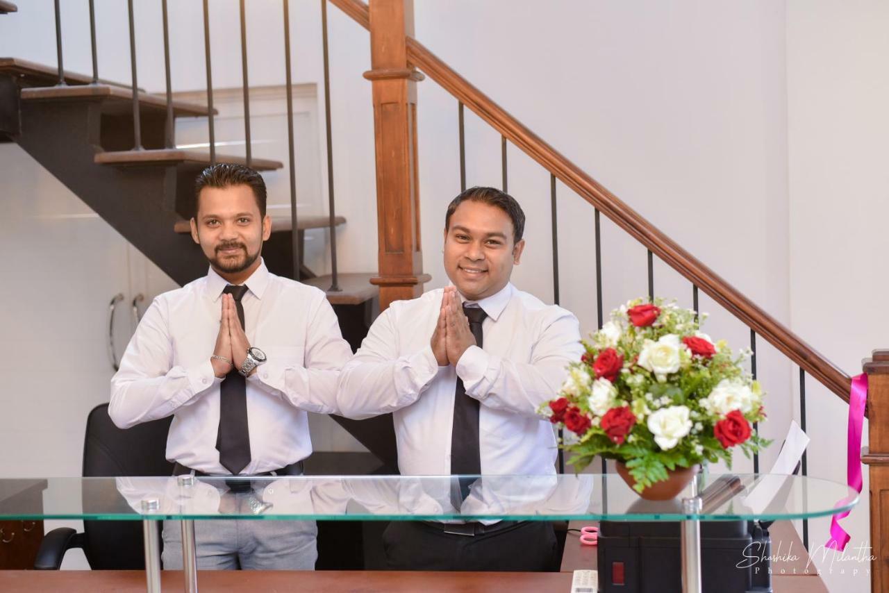 Bed Station 210 Hotel Kandy Ngoại thất bức ảnh