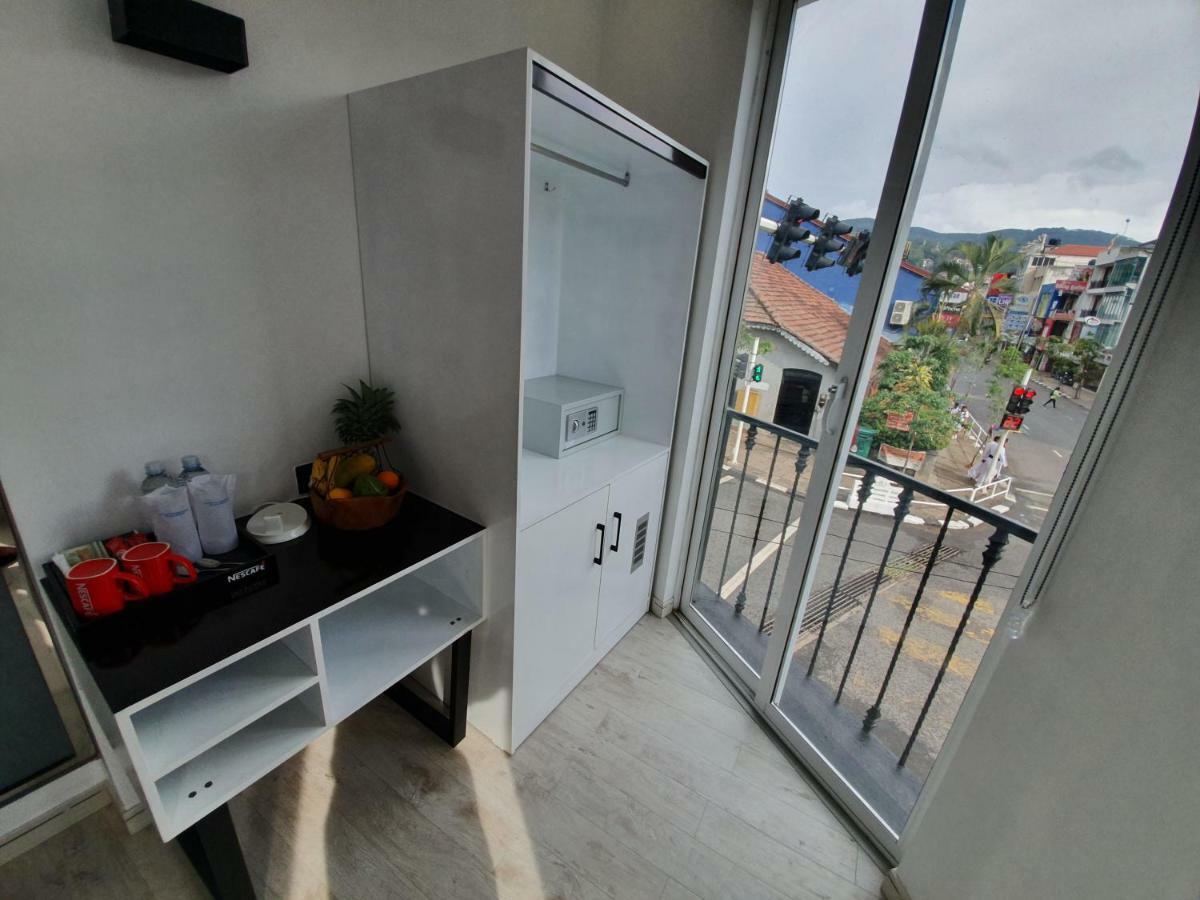 Bed Station 210 Hotel Kandy Ngoại thất bức ảnh